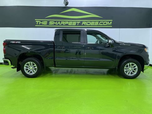 Used 2024 Chevrolet Silverado 1500 LT AWD/4WD image 11