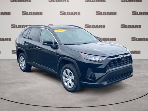 Used 2021 Toyota RAV4 LE AWD/4WD image 7