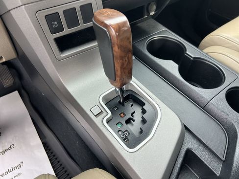 Used 2013 Toyota Tundra Limited image 26