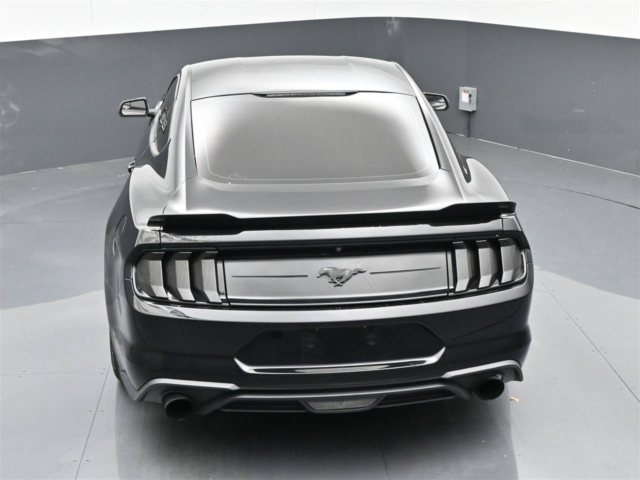 Used 2018 Ford Mustang Coupe RWD image 24