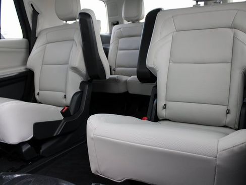 New 2026 Lincoln Navigator Reserve image 41