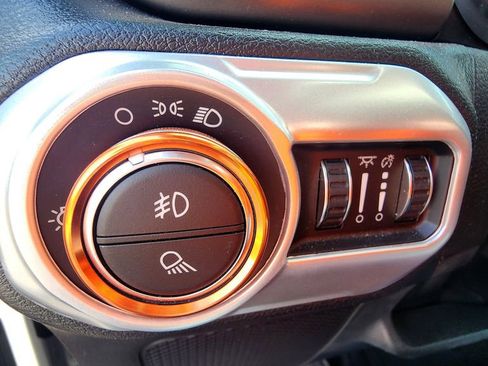 Used 2022 Jeep Gladiator Sport image 18