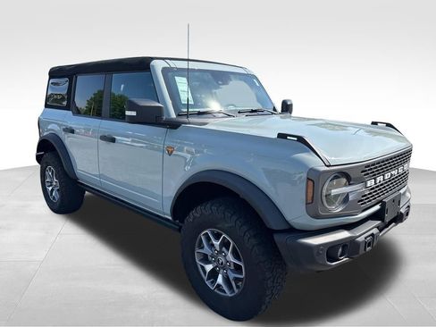 Used 2023 Ford Bronco Badlands image 8