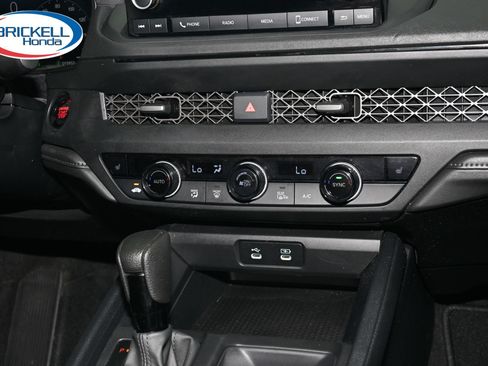 Used 2025 Honda Accord SE image 27