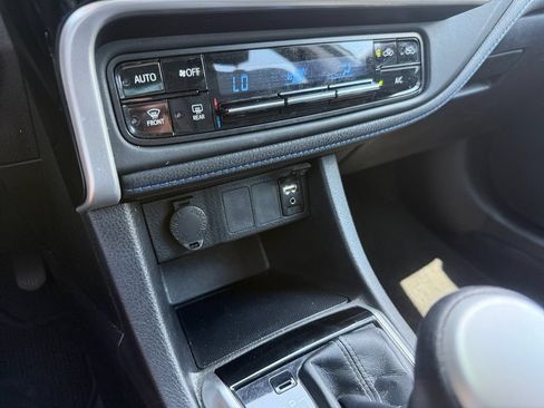Used 2017 Toyota Corolla SE w/ Carpet Mat Package (TMS) FWD image 22