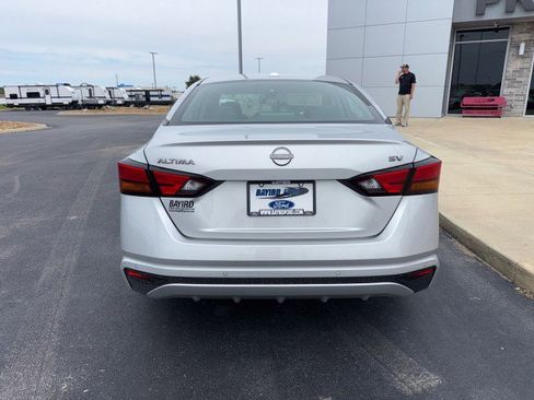 Used 2024 Nissan Altima 2.5 SV FWD image 4