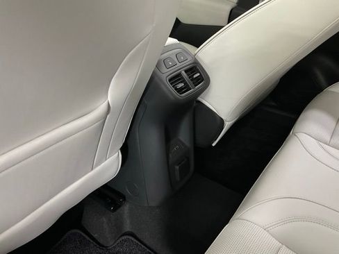 Used 2024 Buick Envision Avenir image 18