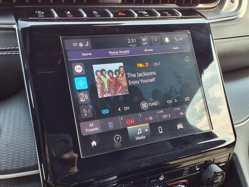 Used 2024 Jeep Grand Cherokee L Altitude image 13