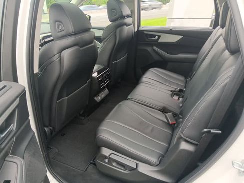 Used 2024 Acura MDX SH-AWD w/ Technology Package image 17