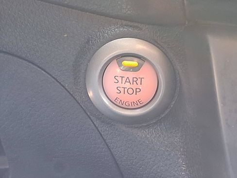 Used 2017 Nissan Sentra SV FWD image 13