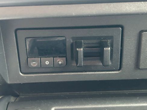 Used 2017 Nissan Titan PRO-4X w/ Pro-4x Convenience Package image 32