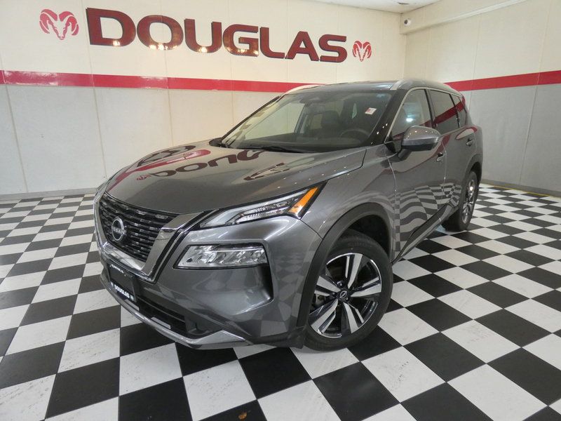 Used 2023 Nissan Rogue SL FWD image 2