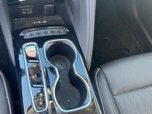 Certified 2022 Buick Envision Avenir w/ Technology Package II image 19