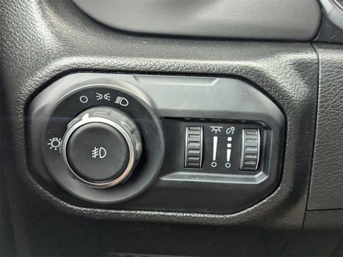 Used 2022 Jeep Wrangler Sport image 26