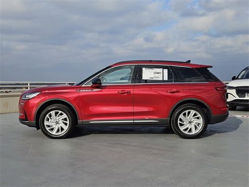 New 2026 Lincoln Corsair Premiere image 4