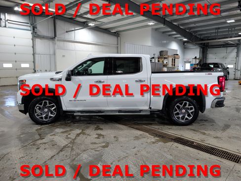Used 2023 GMC Sierra 1500 SLT w/ SLT Premium Package image 5