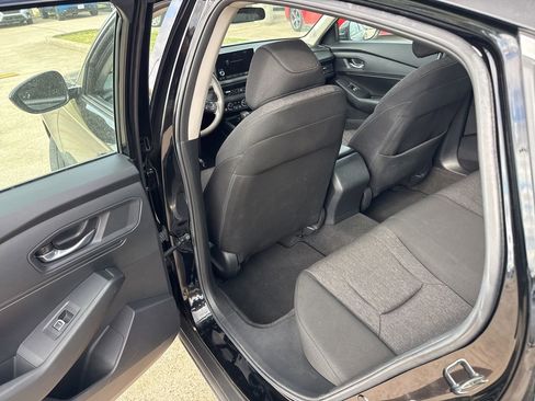 Used 2023 Honda Accord EX image 4