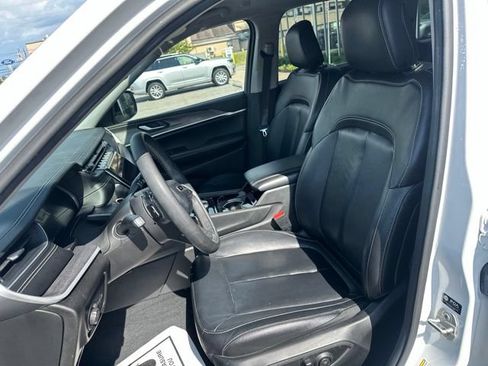 Certified 2023 Jeep Grand Cherokee Limited AWD/4WD image 24