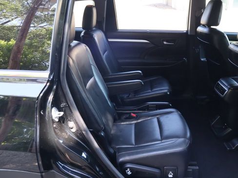 Used 2015 Toyota Highlander XLE FWD image 23