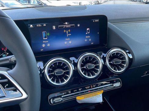 New 2026 Mercedes-Benz GLA 250 4MATIC image 7