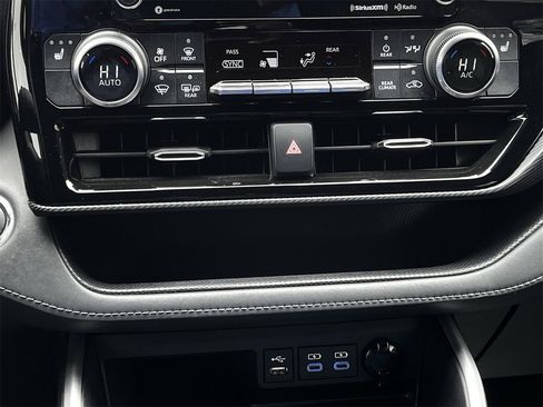 Used 2022 Toyota Highlander XSE image 18