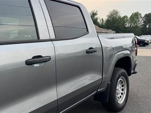 Used 2023 Chevrolet Colorado W/T RWD image 11
