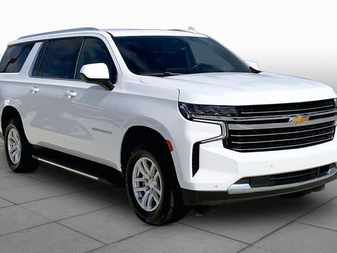 Certified 2024 Chevrolet Suburban LT RWD image 3