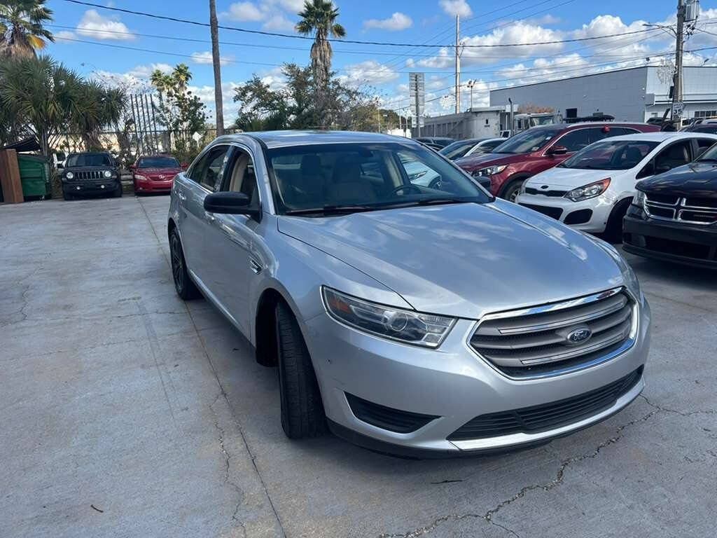 Used 2017 Ford Taurus SE FWD image 16