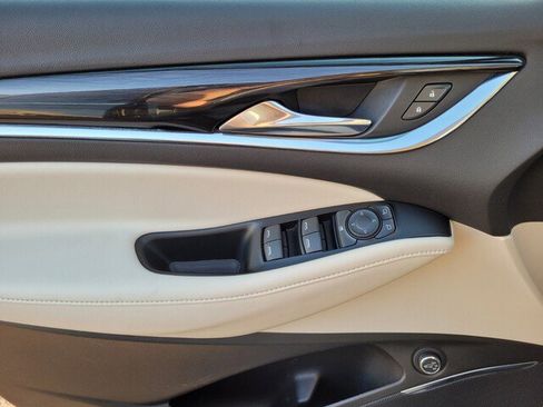 Used 2023 Buick Enclave Essence image 23