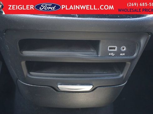 Used 2020 Chrysler Pacifica Touring w/ Advanced Safetytec Group FWD image 27