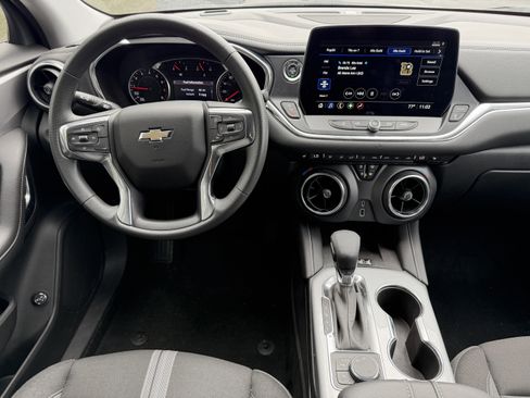 Used 2024 Chevrolet Blazer LT w/ Convenience Package image 8