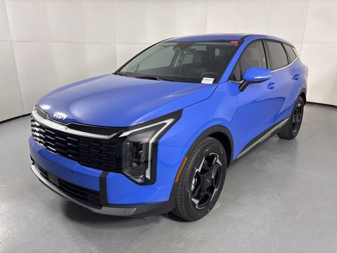New 2026 Kia Sportage EX FWD image 4