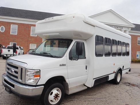 Used 2017 Ford E-450 and Econoline 450 Super Duty w/ Shuttle Bus Prep Package image 10