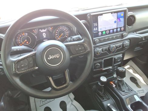 Used 2021 Jeep Wrangler Unlimited Sport AWD/4WD image 12