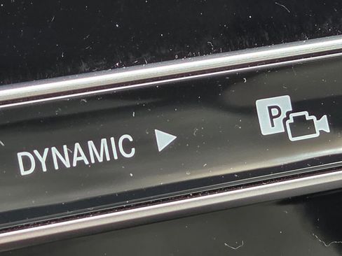 Used 2025 Mercedes-Benz GLC 300 4MATIC image 15