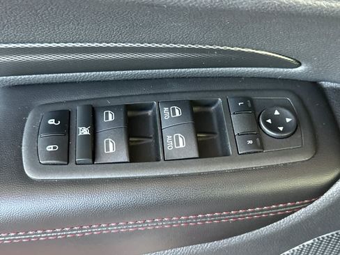 Used 2022 Dodge Durango R/T w/ Blacktop Package AWD/4WD image 11