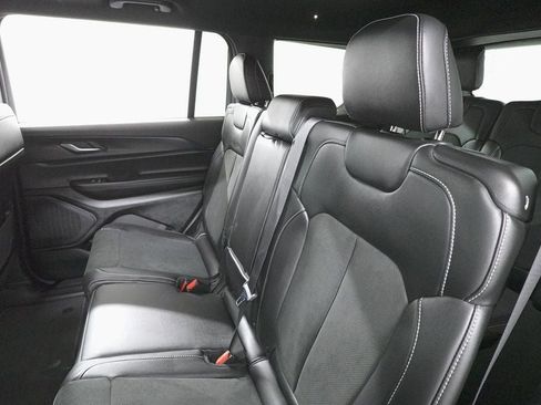 New 2025 Jeep Grand Cherokee L Altitude image 24