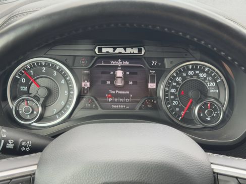 Used 2022 RAM 1500 Laramie AWD/4WD image 36