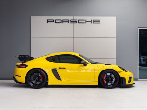 Certified 2024 Porsche 718 Cayman GT4 RS w/ Weissach Package RWD image 8