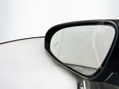 Used 2015 Toyota Camry XLE image 16