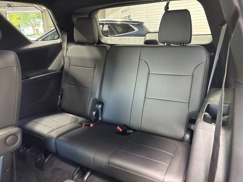 Used 2023 Chevrolet Traverse LT w/ LT Premium Package AWD/4WD image 49