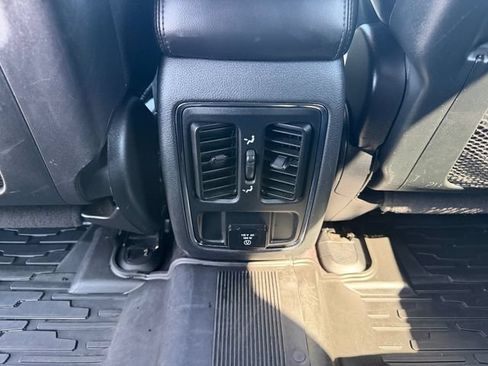 Used 2017 Jeep Grand Cherokee Altitude AWD/4WD image 28
