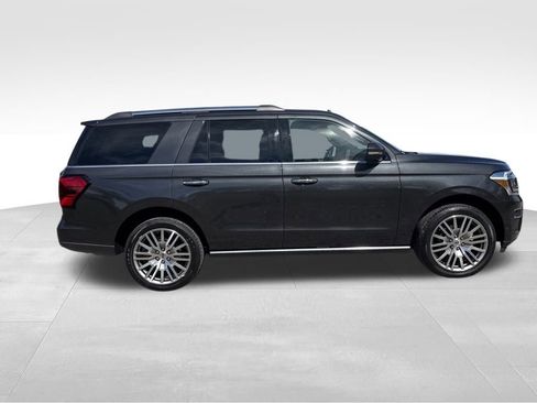 Used 2022 Ford Expedition Limited image 6