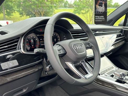 Used 2025 Audi Q7 2.0T Premium Plus w/ Premium Plus Package AWD/4WD image 16