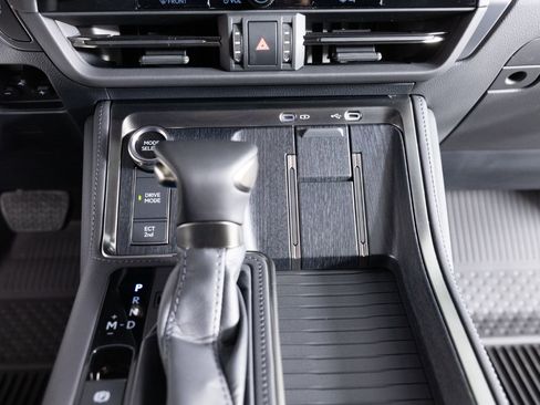 Used 2026 Lexus GX 550 w/ Accessory Package (2T) image 44