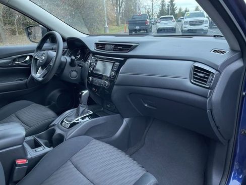Used 2018 Nissan Rogue SV image 28