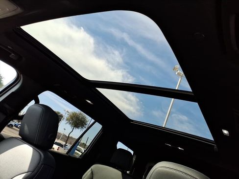 New 2026 Chevrolet Traverse LT w/ Sun and Wheel Package image 10