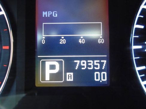 Used 2011 INFINITI G37 Sport w/ Premium Pkg image 9