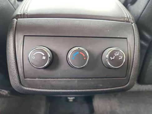 Used 2016 Chevrolet Traverse LT w/ Style and Technology Package FWD image 19