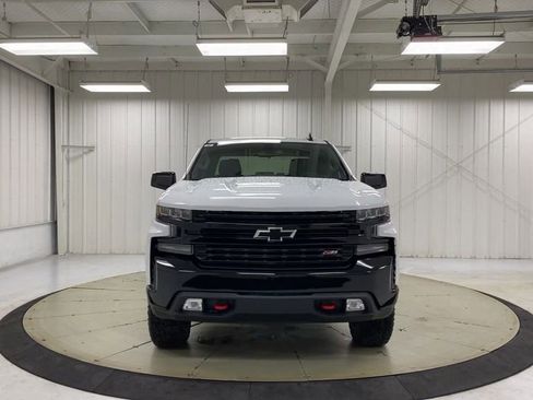 Used 2022 Chevrolet Silverado 1500 LT Trail Boss image 3